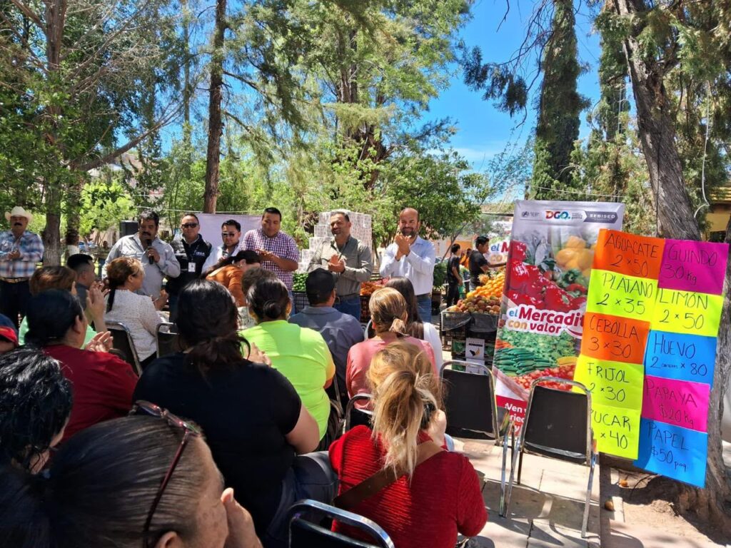 Frutas, verduras y productos básicos a bajo costo ayudan a cuidar la economía familiar con Mercadito con Valor del Gobierno del Estado (3)