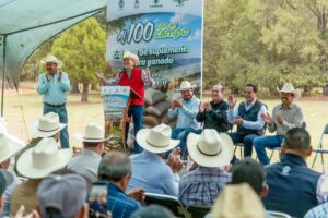 Ganaderos de la zona sierra de Durango reciben 250 toneladas de maíz molido para alimentar a su ganado y kits sanitarios para prevenir el gusano barrenador (8)
