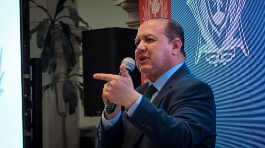 La libertad de expresión fortalece a Durango y a la democracia Ernesto Alanís 2