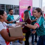 Llegan despensas, sillas de ruedas, bastones y otros apoyos gratuitos a familias de Pueblo Nuevo; Marisol escucha y responde a la gente (7)