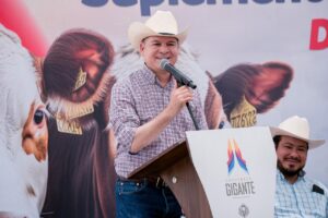Productores de la zona Valle de Durango reciben 300 toneladas de maíz molido a bajo costo y kits sanitarios para cuidar la salud del ganado (5)