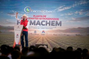 Reconoce gobernador Esteban respaldo de la Presidenta Claudia Sheinbaum para concretar inversión de Fermachem en Durango (3)