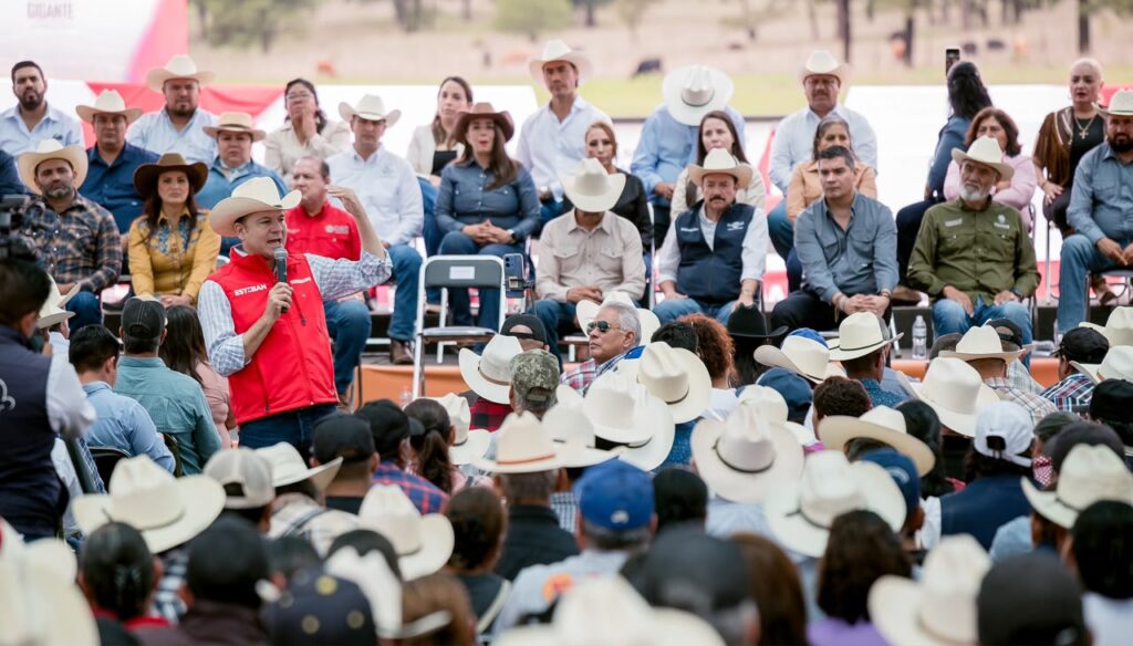 Semilla de avena llega a tiempo para aprovechar las lluvias; alcaldes destacan apoyo a 15 mil productores para sembrar 45 mil hectáreas en Durango (2)