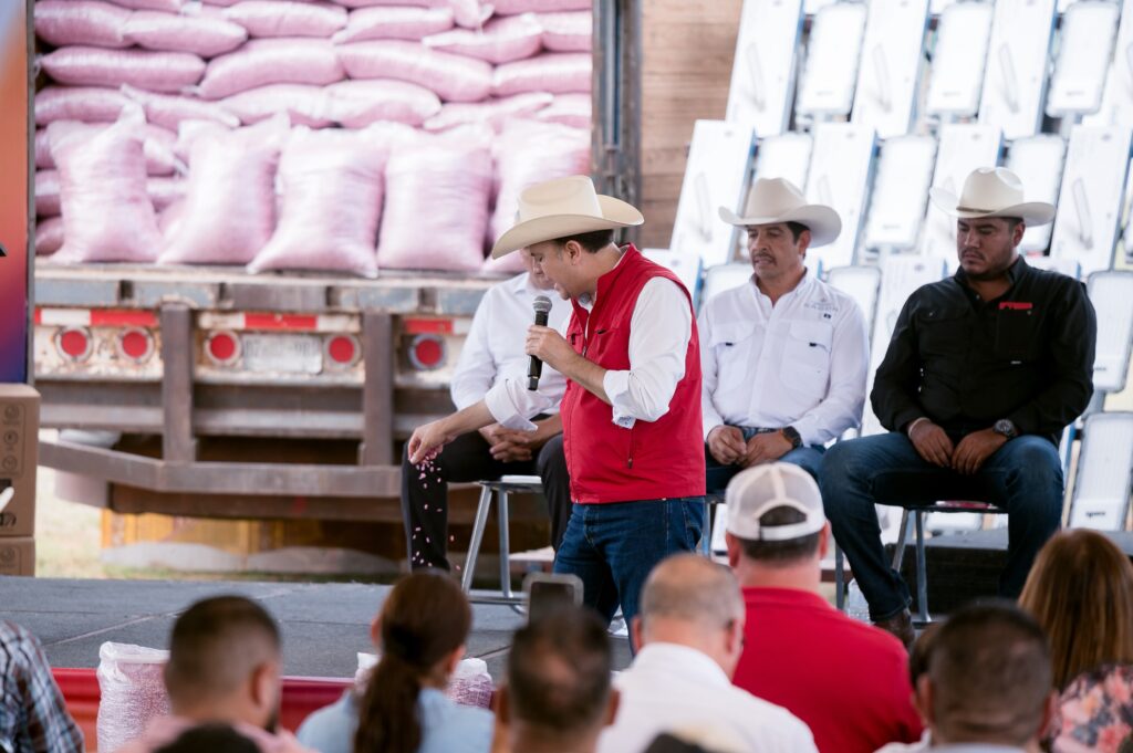 500 productores de Peñón Blanco reciben 90 toneladas de semilla de avena y 30 de frijol (3)