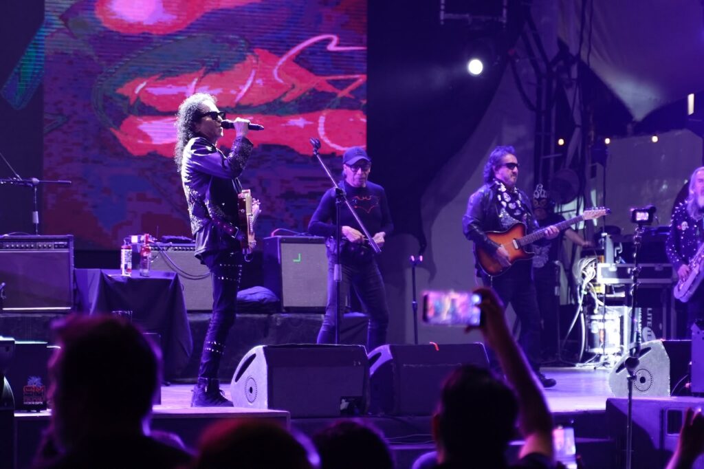 Alex Lora regresa con El Tri a Durango y desata una noche inolvidable de rock en La Villista 2026 (1)