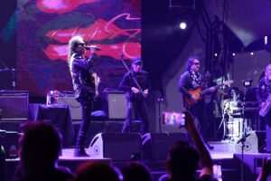 Alex Lora regresa con El Tri a Durango y desata una noche inolvidable de rock en La Villista 2026 (1)