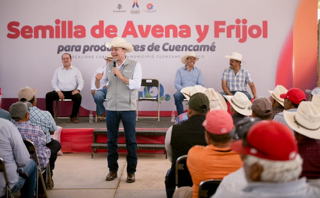 Frijol, avena y suplemento llegan a tiempo para que productores de Cuauhtémoc aprovechen la temporada; reconocen que mejoran su producción (3)