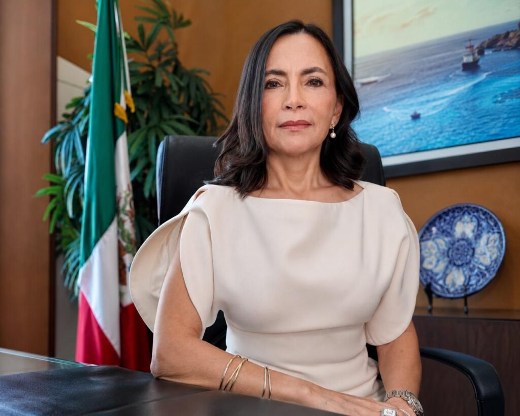 Irene León, agente Aduanal.