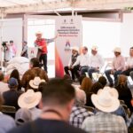 Productores de Poanas reciben 80 toneladas de semilla de avena y familias estrenan la calle Francisco I. Madero para trasladarse con mayor seguridad (3)