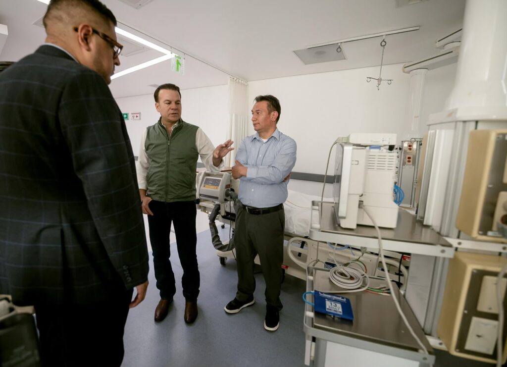 Reconocen médicos mejor funcionamiento del Hospital 450 con equipo de alta especialidad entregado por Esteban (4)