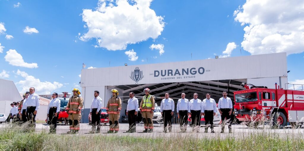 Durango reconoce la valentía y entrega de sus bomberos (1)