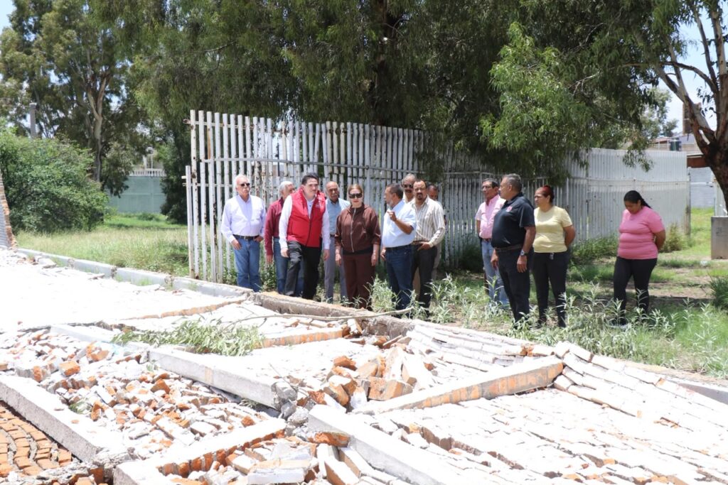 Gobierno del Estado atiende de inmediato escuelas dañadas por la tromba en Durango (1)