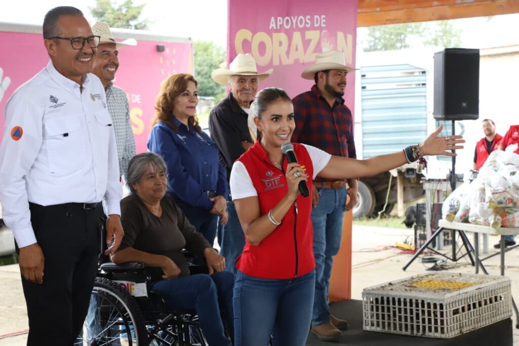 Llevan apoyo alimentario y aves de postura a cinco comunidades del municipio de Durango; Marisol Rosso resalta la importancia de atender a todos los duranguenses (2)