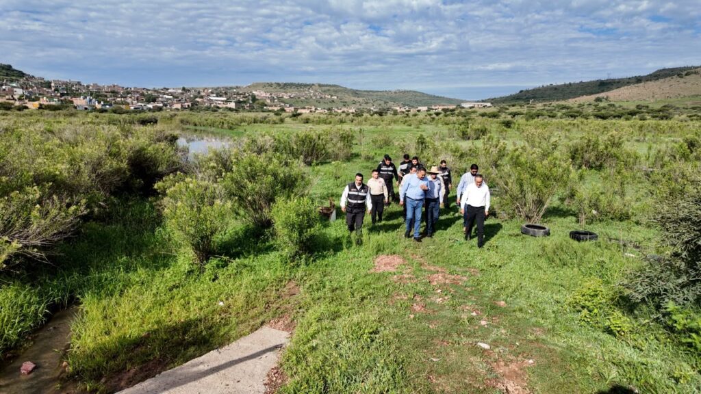 Realizan limpieza preventiva en la Presa del Hielo para reducir riesgos ante lluvias (1)