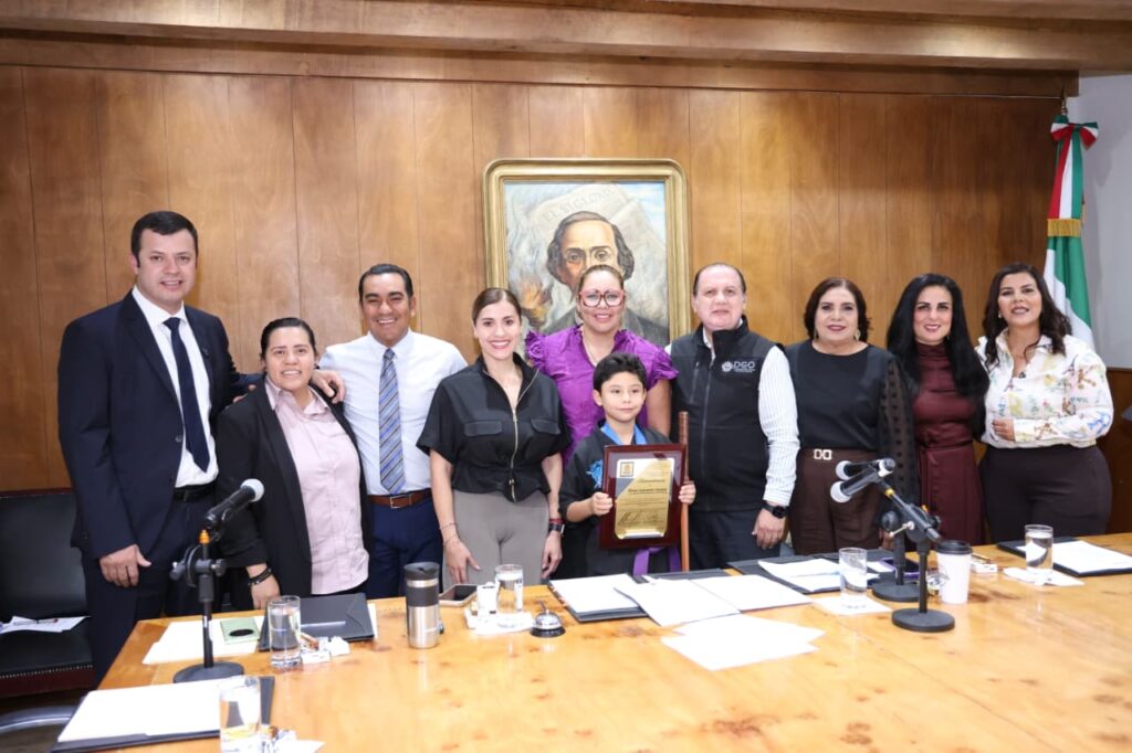 Reconoce Congreso a Ethan Salazar por coronarse campeón mundial en Corea del Sur