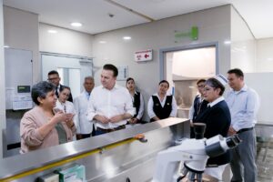 En su cuarto año de resultados, el Gobernador Esteban Villegas acerca servicios de salud y mejora la atención para los duranguenses (2)