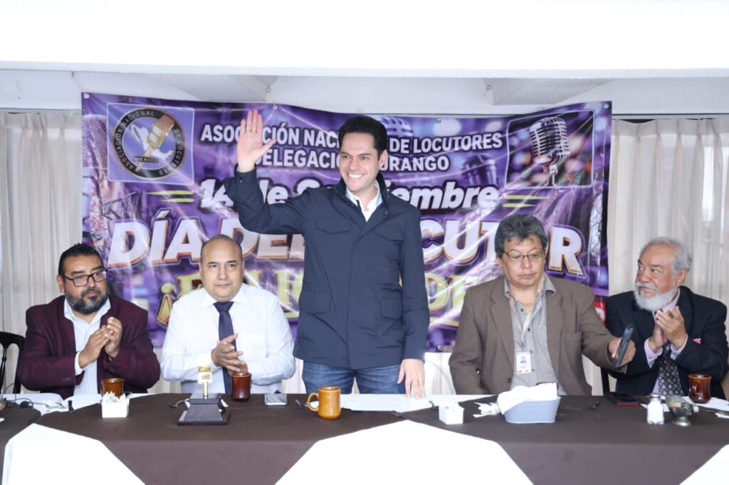 Locutores, son la voz de las familias duranguenses Alejandro Mojica 1