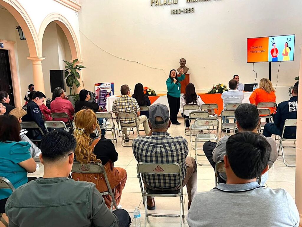 Mejoran atención a mujeres con capacitación a servidores públicos en municipios de Durango (1)