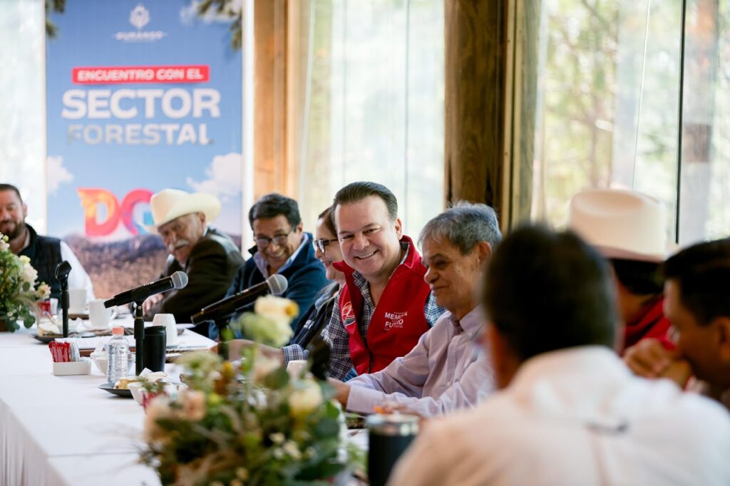 Para que Durango siga siendo líder nacional forestal, Esteban escucha y refrenda su compromiso de trabajar con líderes forestales (4)