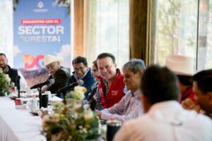 Para que Durango siga siendo líder nacional forestal, Esteban escucha y refrenda su compromiso de trabajar con líderes forestales (4)