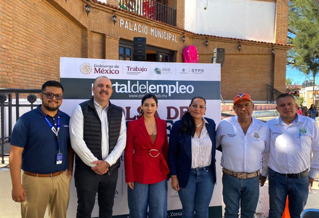 Continúa Gobierno del Estado acercando oportunidades de empleo formal a los duranguenses (6)