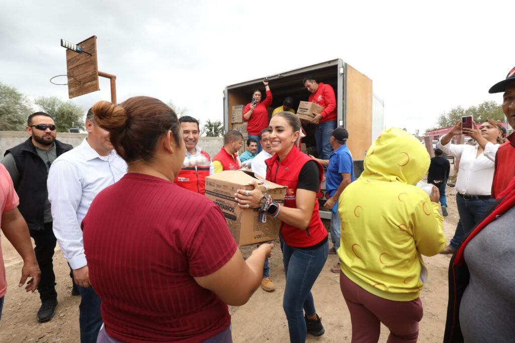 DIF Estatal lleva alimentos y atención médica a familias afectadas por lluvias; Marisol Rosso mantiene atención permanente a sus necesidades (2)
