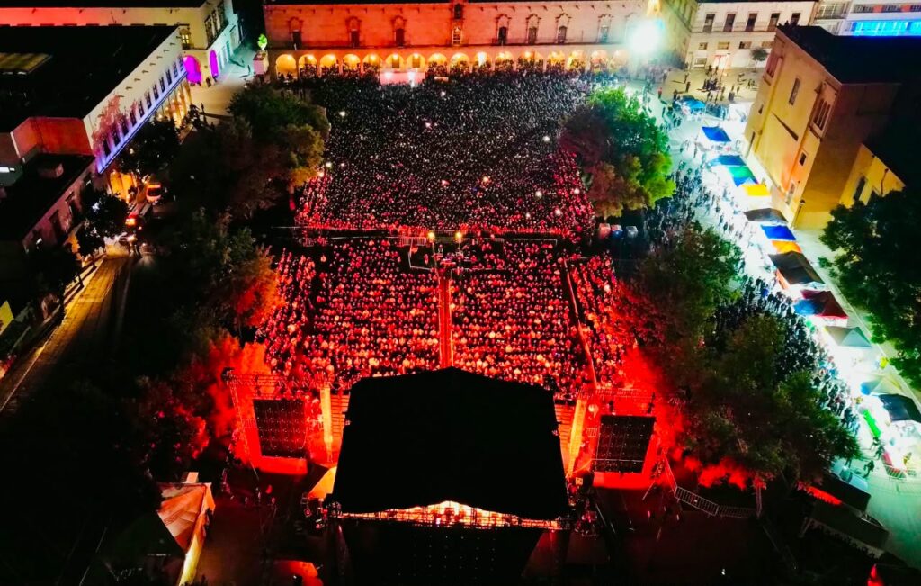 Enjambre conquista el Festival Revueltas 2026 con una noche inolvidable de rock (1)