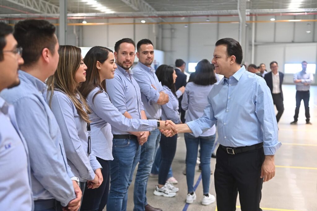 Esteban anuncia mas de 1000 empleos (1)