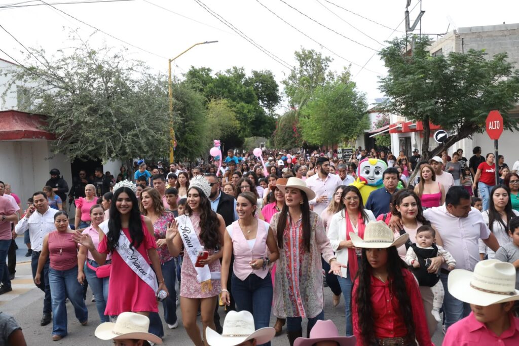 Marisol y Susy celebran el Día de la Niña con Callejoneada Rosa Infantil en Lerdo (3)
